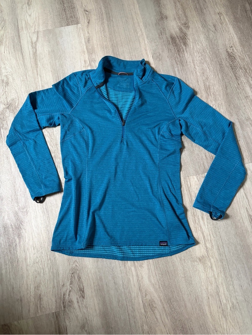 Patagonia Woman’s XS teal capilene base layer pullover